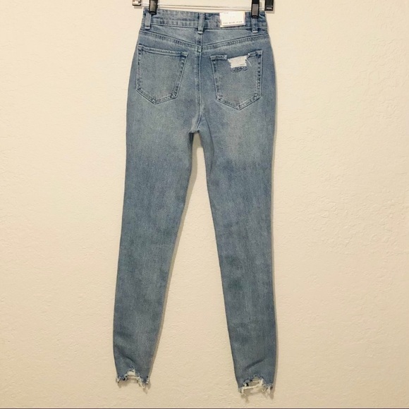 NWT Tinseltown Distressed High Rise The Mom Skinny Jeans Size 25 - Picture 9 of 12